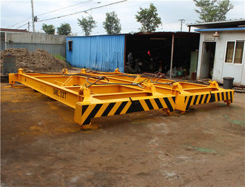 China 20 feet semi-automatic container spreader supplier