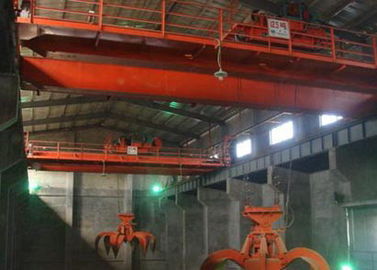 China Automatic 24-hours Running Electric Overhead Crane With Grab Bucket For Lifting Waste To Boiler supplier